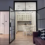 Cozy Apartment Krasinski Garden
